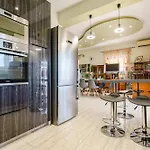 Panorama Seaview Retreat With Balcony