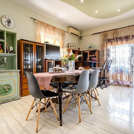 شقة Panorama Seaview Retreat With Balcony