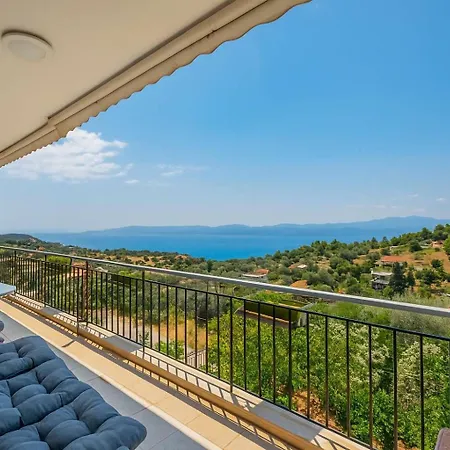 Seaview Retreat With Balcony & Style * 埃雷特里亚
